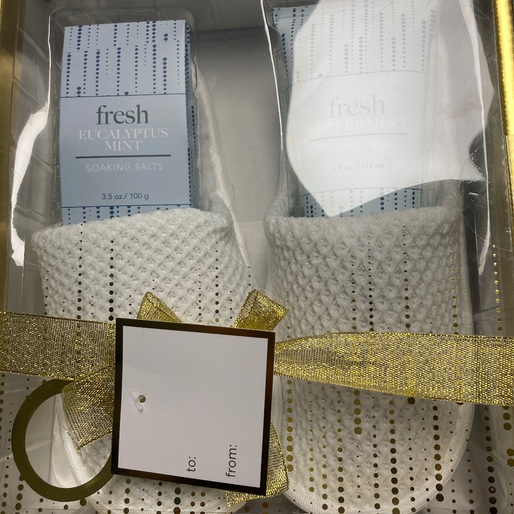 Foot therapy slipper set